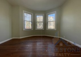 320 W Runyon Street, Unit #1E, Newark, New Jersey 07108, 3 Bedrooms Bedrooms, ,1 BathroomBathrooms,Apartment,For Rent,W Runyon ,3703
