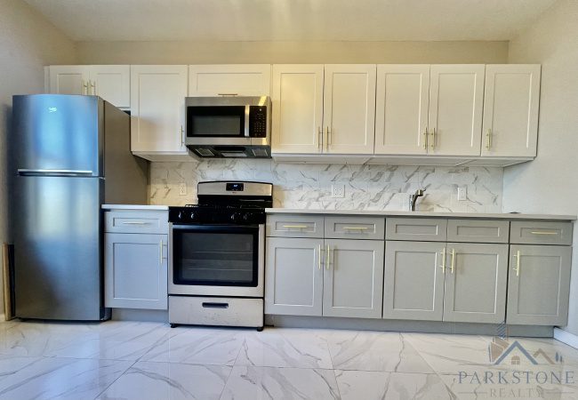 1088 Ave C, Unit #1E, Bayonne, New Jersey 07002, 2 Bedrooms Bedrooms, ,1 BathroomBathrooms,Apartment,For Rent,Ave C,3717
