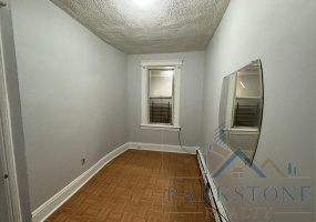 637 S Park Street, Unit #1E, Newark, New Jersey 07206, 2 Bedrooms Bedrooms, ,1 BathroomBathrooms,Apartment,For Rent,S Park,4587