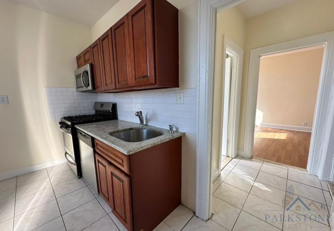 912 90th Street, Unit #44E, North Bergen, New Jersey 07047, 1 Bedroom Bedrooms, ,1 BathroomBathrooms,Apartment,For Rent,90th,4924