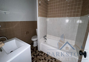 46 W 18th Street, Unit #2E, Bayonne, New Jersey 07002, 1 Bedroom Bedrooms, ,1 BathroomBathrooms,Apartment,For Rent,W 18th,5271