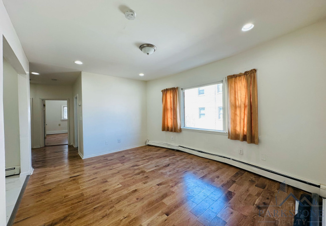 21 Sheffield Street, Unit #1E, Jersey City, New Jersey 07305, 5 Bedrooms Bedrooms, ,2 BathroomsBathrooms,Apartment,For Rent,Sheffield,5580