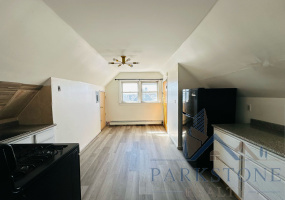 68 W 15th Street, Unit #3E, Bayonne, New Jersey 07002, 2 Bedrooms Bedrooms, ,1 BathroomBathrooms,Apartment,For Rent,W 15th,5596