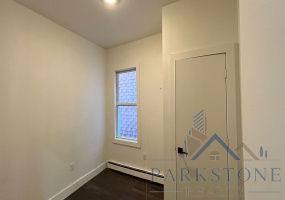 14 Bayside Pl, Unit #1E, Jersey City, New Jersey 07305, 3 Bedrooms Bedrooms, ,1 BathroomBathrooms,Apartment,For Rent,Bayside,5671