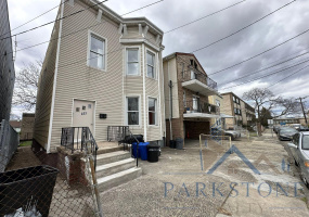 333 Pearsall Ave, Unit #2E, Jersey City, New Jersey 07305, 4 Bedrooms Bedrooms, ,1 BathroomBathrooms,Apartment,For Rent,Pearsall,5674