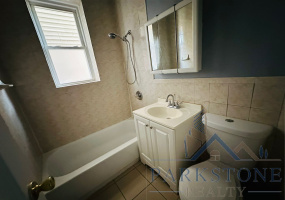662 Ave A, Unit #4E, Bayonne, New Jersey 07002, 1 Bedroom Bedrooms, ,1 BathroomBathrooms,Apartment,For Rent,Ave A,5703