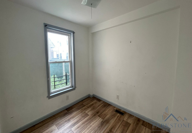 111 Evergreen Street, Unit #1E, Bayonne, New Jersey 07002, 2 Bedrooms Bedrooms, ,1 BathroomBathrooms,Apartment,For Rent,Evergreen,5811